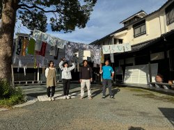 伯州綿のPR活動の一つ「てぬぐいひらひら」