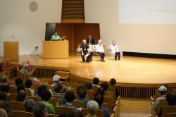 活動報告の様子